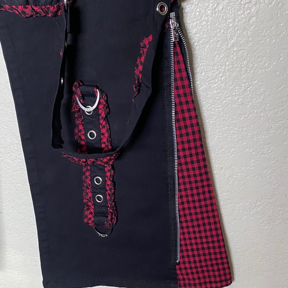 #TNYC273- NWT - Tripp NYC Black Pants with Red Lace-Up Accents- 18 - Picture 6 of 9